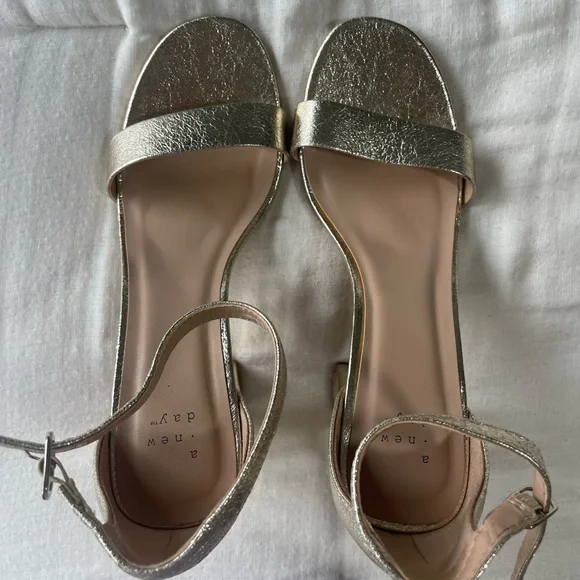 Foil Gold Heels - Picture 2 of 3